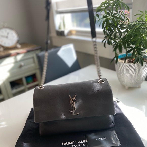 YSL Handbag - Picture 12 of 15